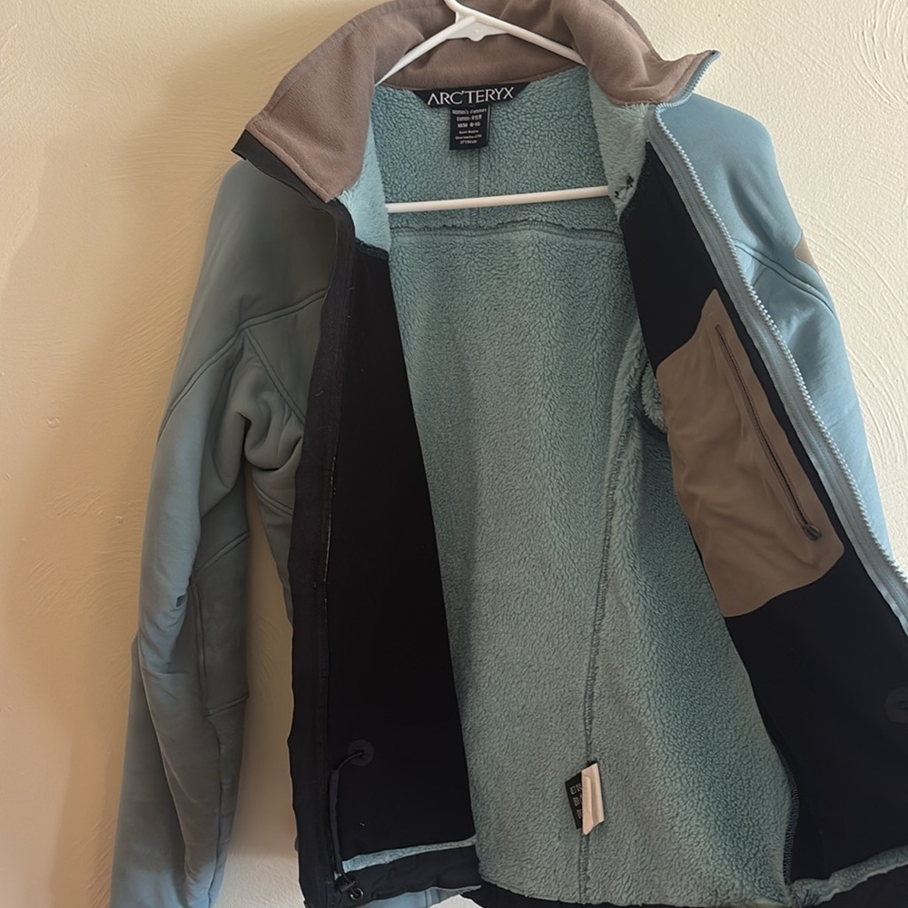 Arc'teryx Performance Jacket - Picture 8 of 11